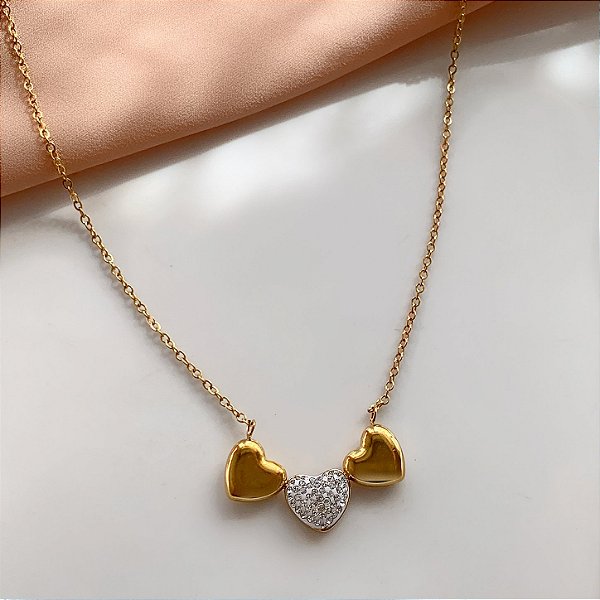 COLAR PINGENTES CORAÇÕES LISOS E CRAVEJADO ZIRCÔNIA DOURADO AÇO 316L⭐️