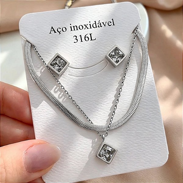 CONJUNTO BRINCO E COLAR DUPLO FITA E PINGENTE QUADRADO ZIRCÔNIA AÇO 316L⭐️