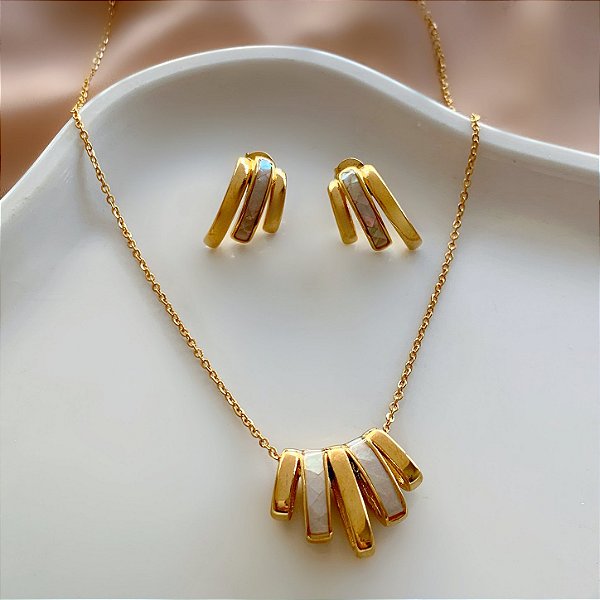CONJUNTO BRINCO E COLAR ELEGANCE MADREPÉROLA DOURADO AÇO 316L PREMIUM⭐️