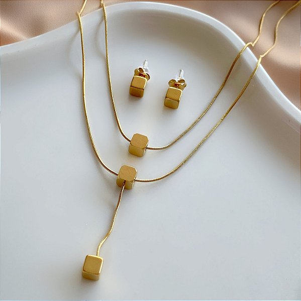 CONJUNTO BRINCO E COLAR DUPLO QUADRADINHO DOURADO AÇO 316L PREMIUM⭐️