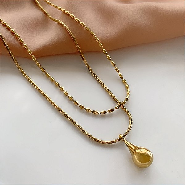 COLAR DUPLO CORRENTES E PINGENTE GOTINHA DOURADO AÇO 316L⭐️