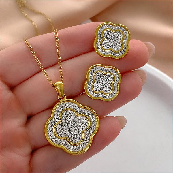 CONJUNTO COLAR E BRINCO TREVO DUPLO MINI ZIRCÔNIAS DOURADO AÇO 316L⭐️