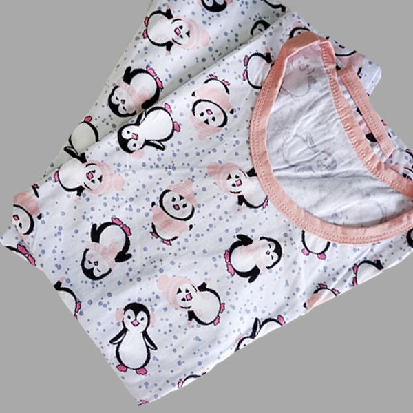Pijama de inverno feminino com estampa de pinguim