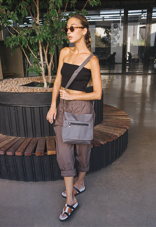 Bolsa Transversal Básica Material Sintético Cinza L007