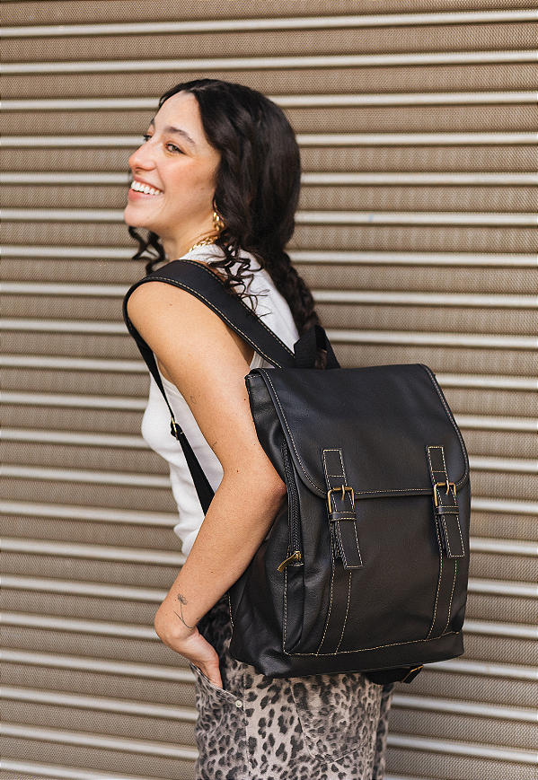Mochila Executiva Vintage Material Sintético Preta LE01