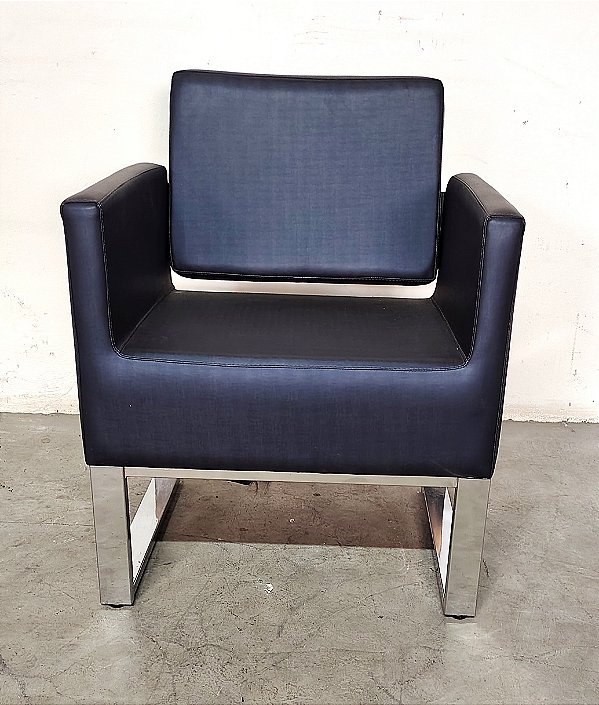Poltrona VAN DE VELDE fixa PU Azul Marinho pés cromados