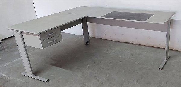 Escrivaninha Mesa escritorio em L com duas gavetas mdf seminova