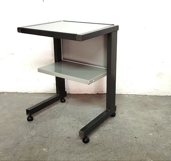 Mesa para impressora mdf seminova muito bem conservada