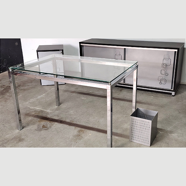 Conjunto de Escritorio Contendo Balção Mesa Gaveteiro Lixeira