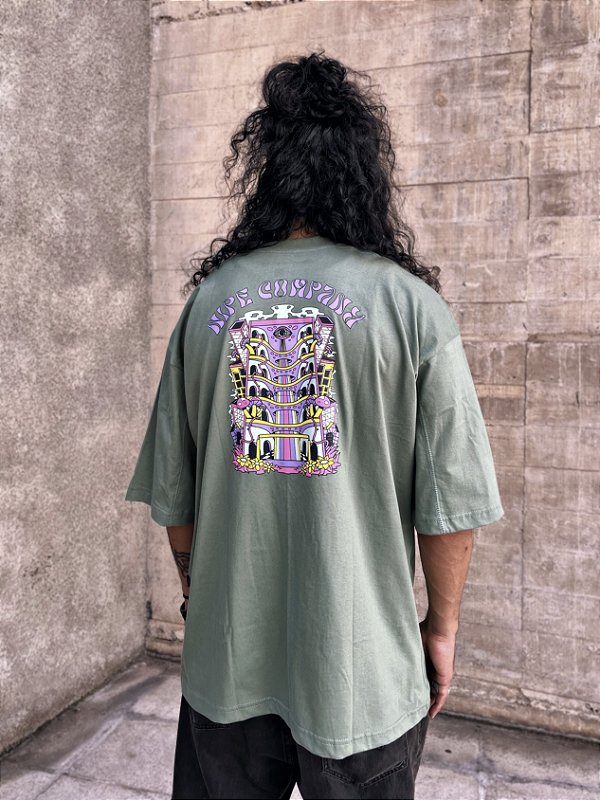 Camiseta Nipe Oversized Galeria Psicodélica Verde Musgo
