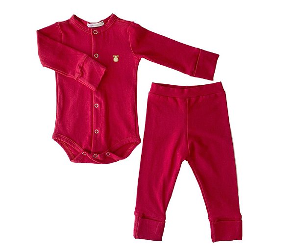 Conjunto Bebê vermelho, mais conforto e proteção para os pequenos.