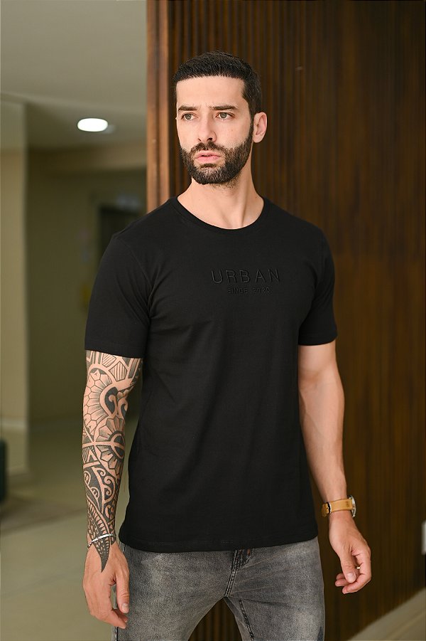 Camiseta Premium Algodão Preto Bordado Computadorizado Menegotti