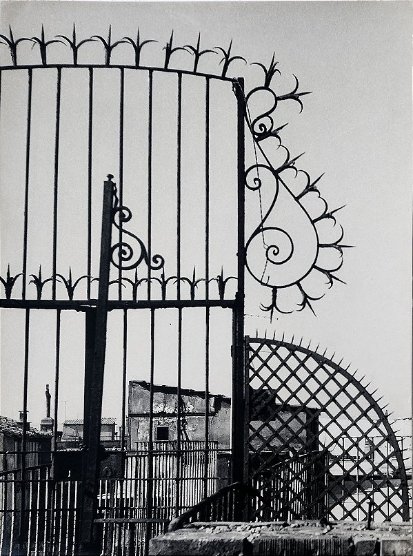 Jean Lecocq - Fotografia Premiada, original assinada no verso, 'Entrada Proibida', Década de 60 do século passado