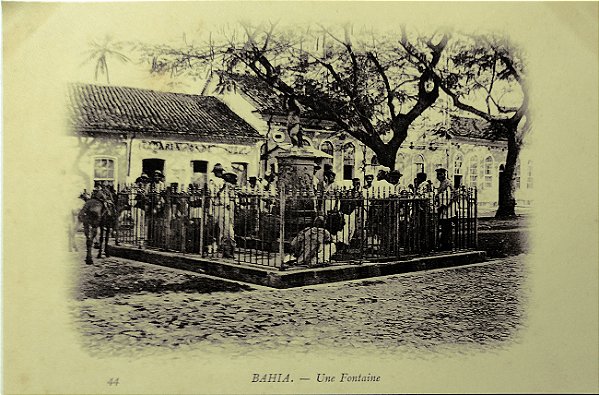 Bahia - Salvador -  Uma Fonte com Negros Reunidos - Cartão Postal antigo original, Edição Francesa