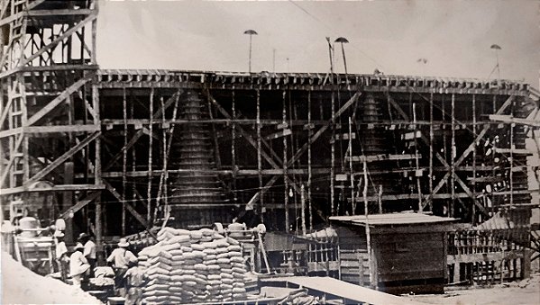 Brasília em Construção - Fotografia Antiga do Palácio da Alvorada em Construção