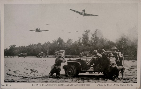 II Guerra - Aviões Inimigos Voam Baixo, Exército Manobra - Cartão Postal Antigo Original