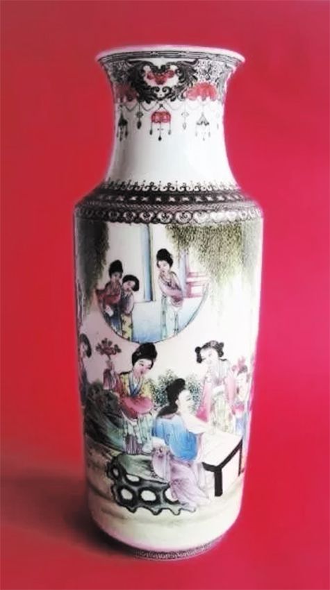 Vaso Japones em Porcelana Casca De Ovo, Figuras de Gueixas