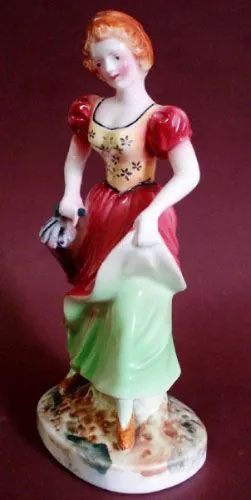 Escultura Antiga em Porcelana Inglesa, Figura Feminina, Pintada A Mão, Manufatura  Royal