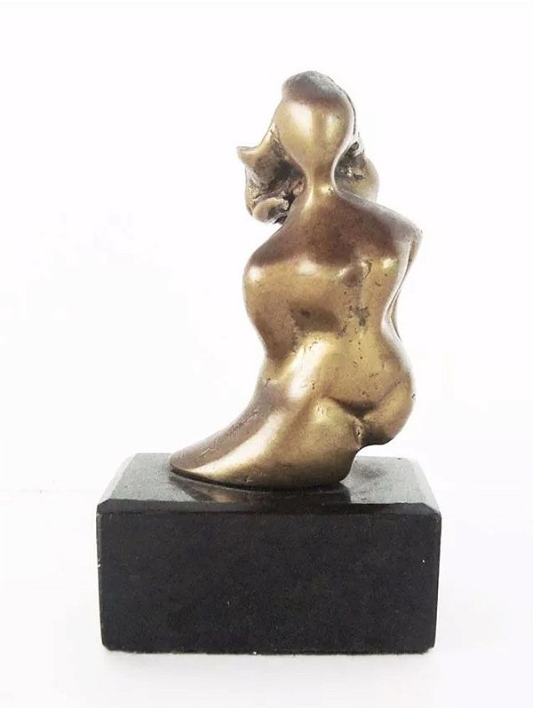 Escultura em Bronze - Figura Estilizada de Mulher