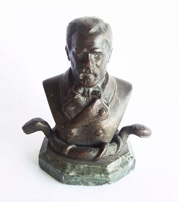 Escultura em Bronze sobre Base de Mármore - Figura de Louis Pasteur