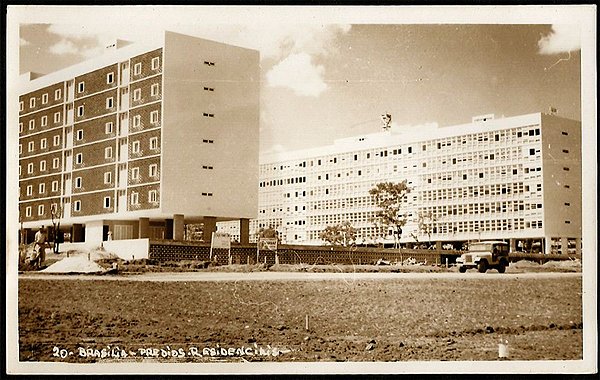 Brasília - Prédios Residenciais - Cartão Postal Fotográfico Antigo Original