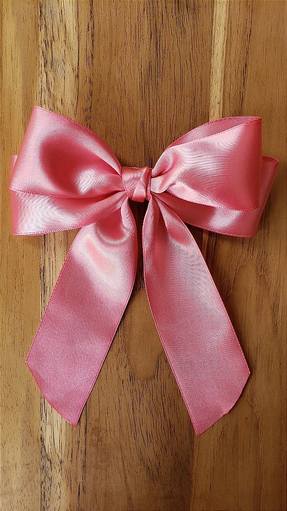 Laço Virginia Médio Rosa Claro Cetim Com Bico de Pato