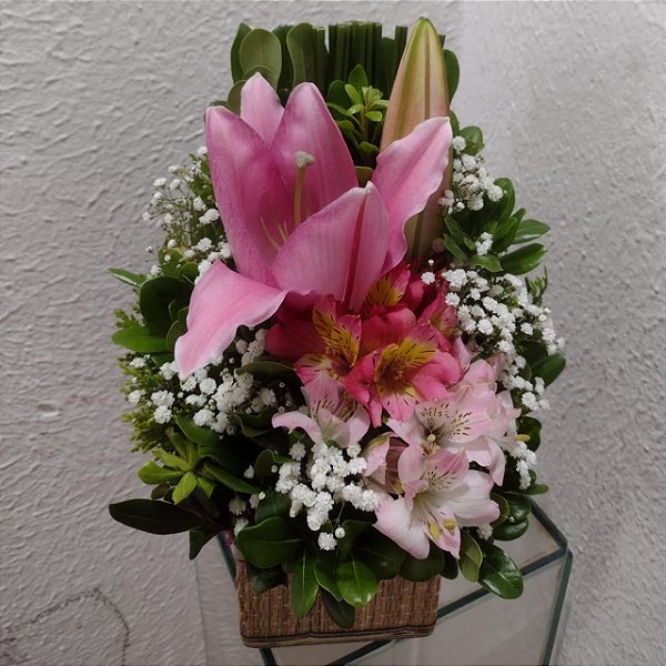 Arranjo Pequeno com Lírio Rosa
