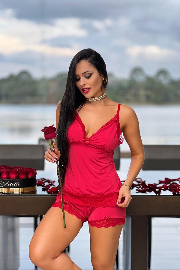 Short doll em liganete liso detalhes em renda