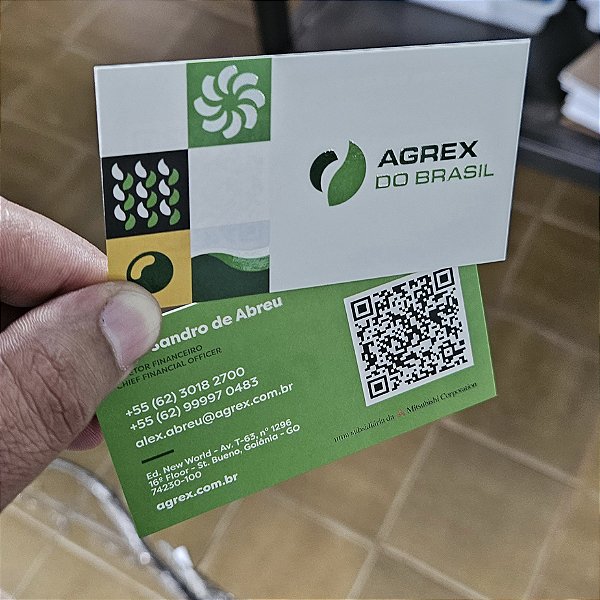 Cartões de Visitas BOPP + Verniz Localizado