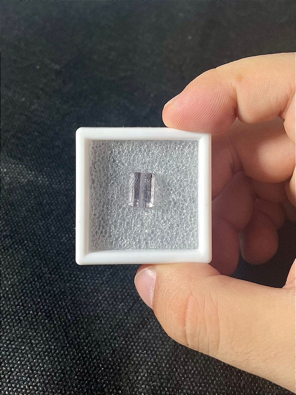 Kunzita Facetada Retangular Com Rutilo 8x11mm