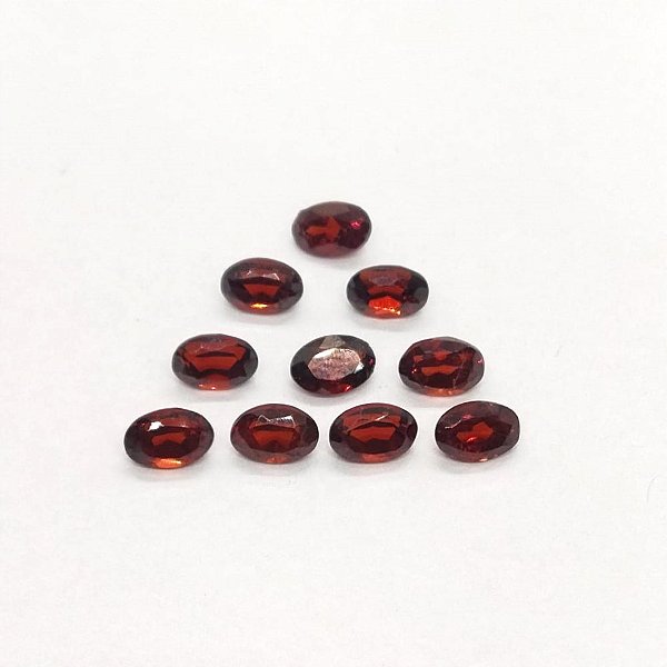 Granada Facetada Oval 10 Pedras 4x6 mm