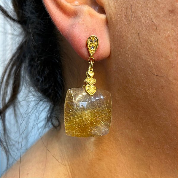 Brinco Banhado a ouro 18k de Quartzo Rutilo Dourado 047.