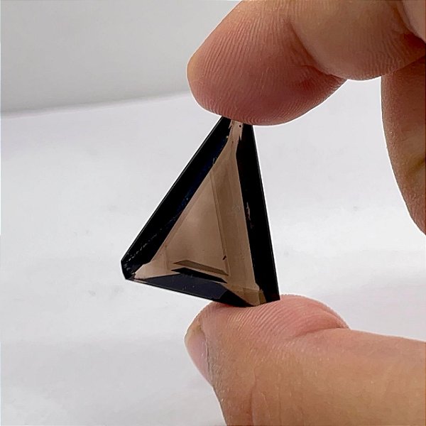 Quartzo Fumê Facetado Triangular