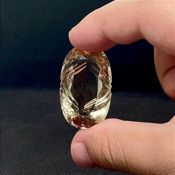 Quartzo Fumê Facetado Oval Desenhado