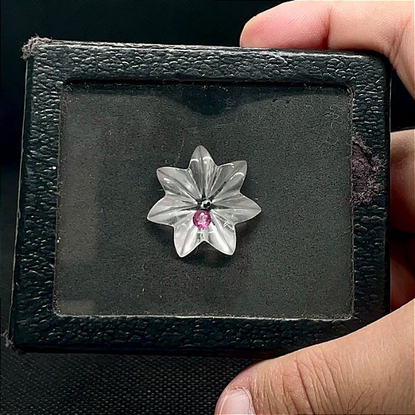 flor de 7 petalas de cristal com miolo de turmalina rosa
