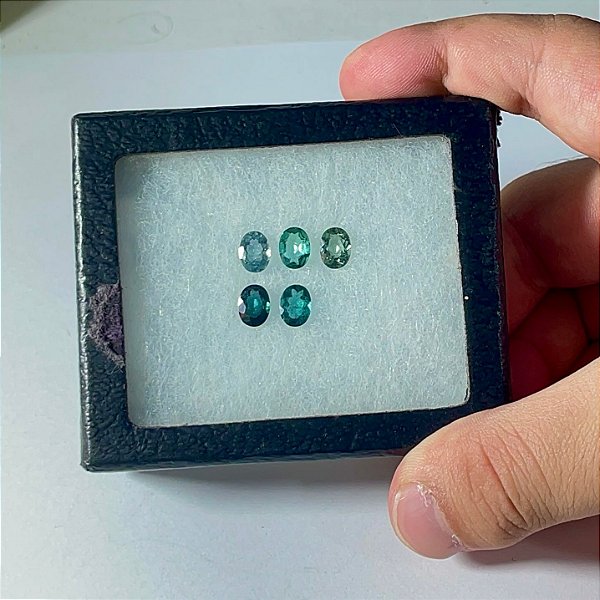 Turmalina Azul Oval 6x8 mm