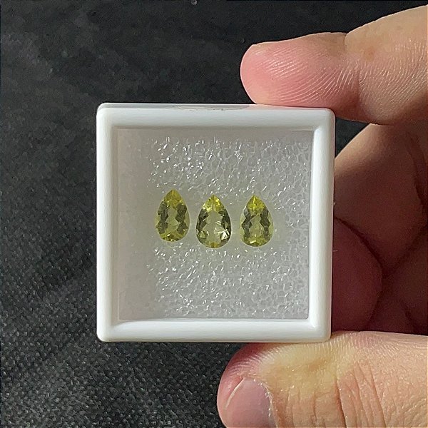 Berilo Facetado Gota 3 pedras 6x9mm