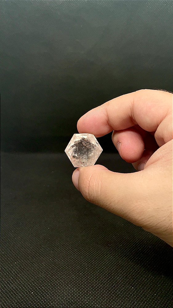 Morganita Facetada Hexagonal 21mm (base espelho)