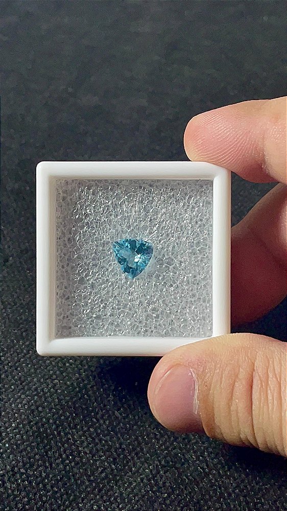 Topázio Azul Facetado Trilhon 8,5mm