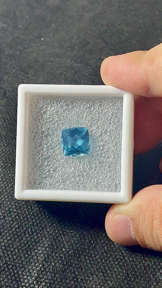 Topázio Azul Facetado Quadrado 10mm