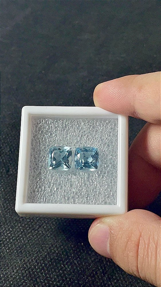Topázio Azul Facetado Quadrado Par 9mm