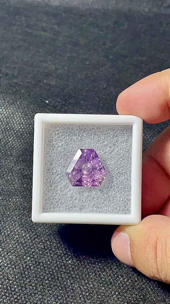Ametista Facetada Desenhada Triangular 14mm