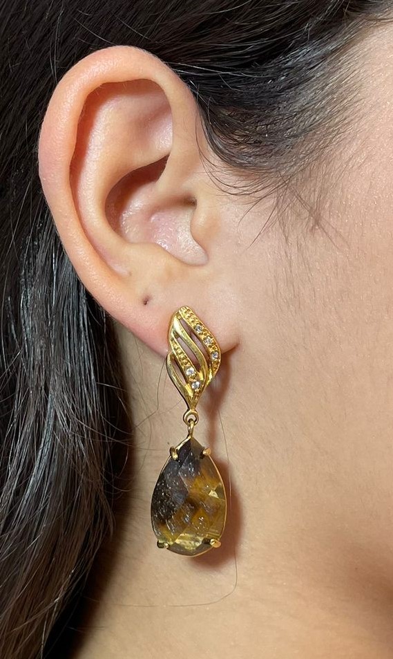 Brinco Banhado a ouro 18k de Olho de Tigre