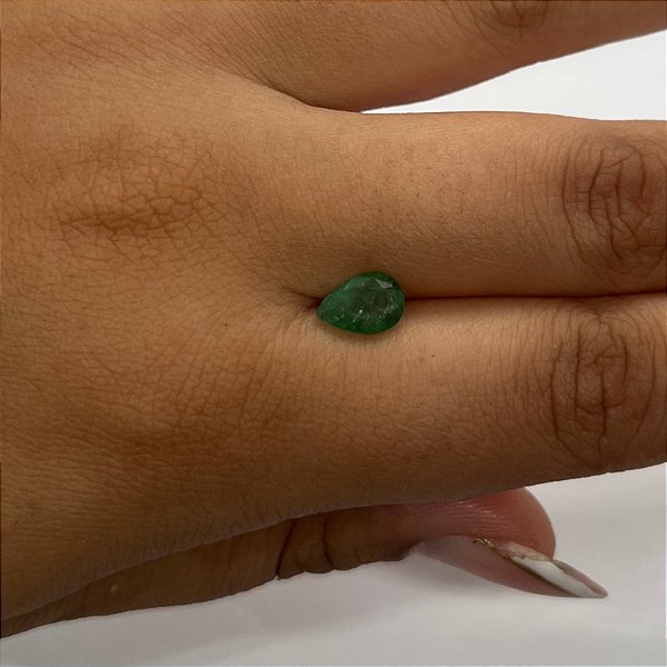 Esmeralda Gota Facetada 5,9 x 8,6 mm