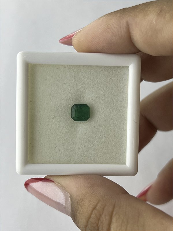 Esmeralda Facetada Quadrada 5,5x5,8mm