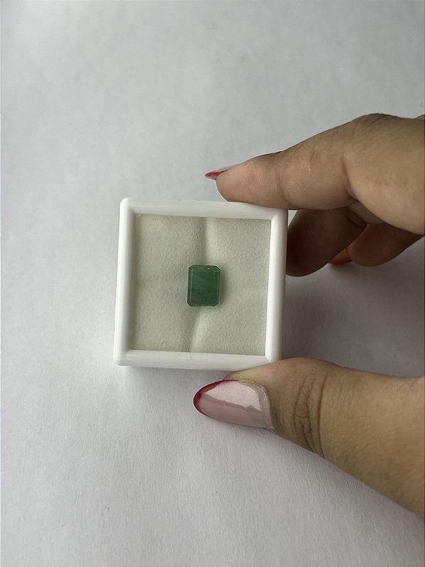 Esmeralda Facetada Retangular 7,5x9,8mm