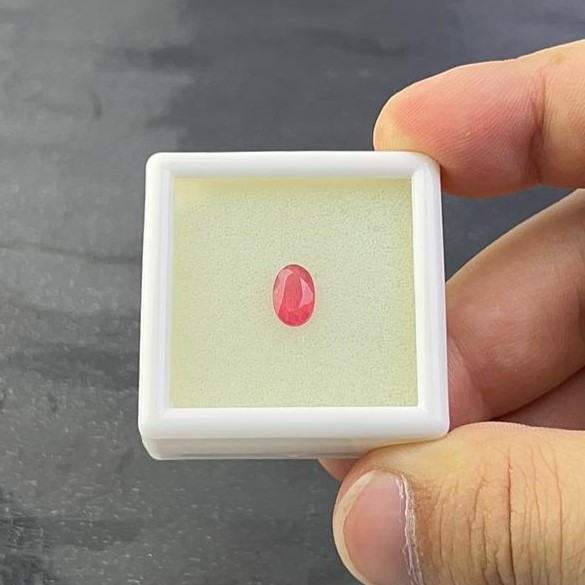 Rodonita Facetada Oval 5,5 x 9,5 mm