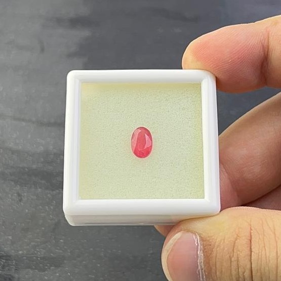 Rodonita Facetada Oval 6,2 x 8,6 mm