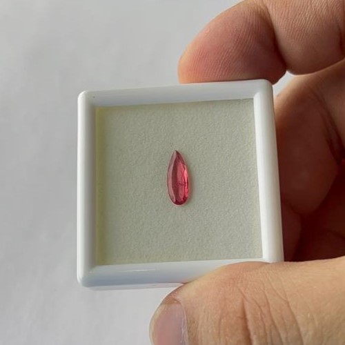 Rodonita Facetada Gota 4 x 11 mm