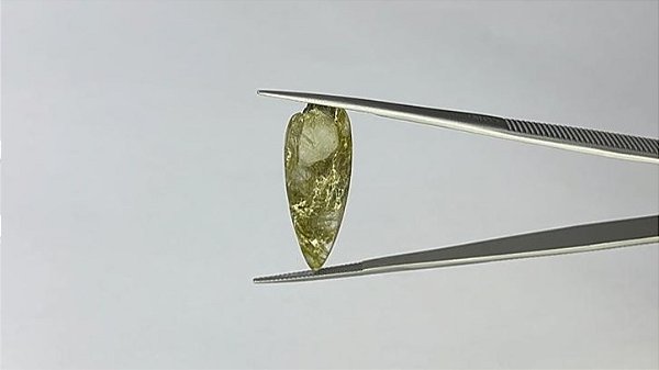 Rutilo Verde Cabochão Gota 12,3 X 35,4 mm